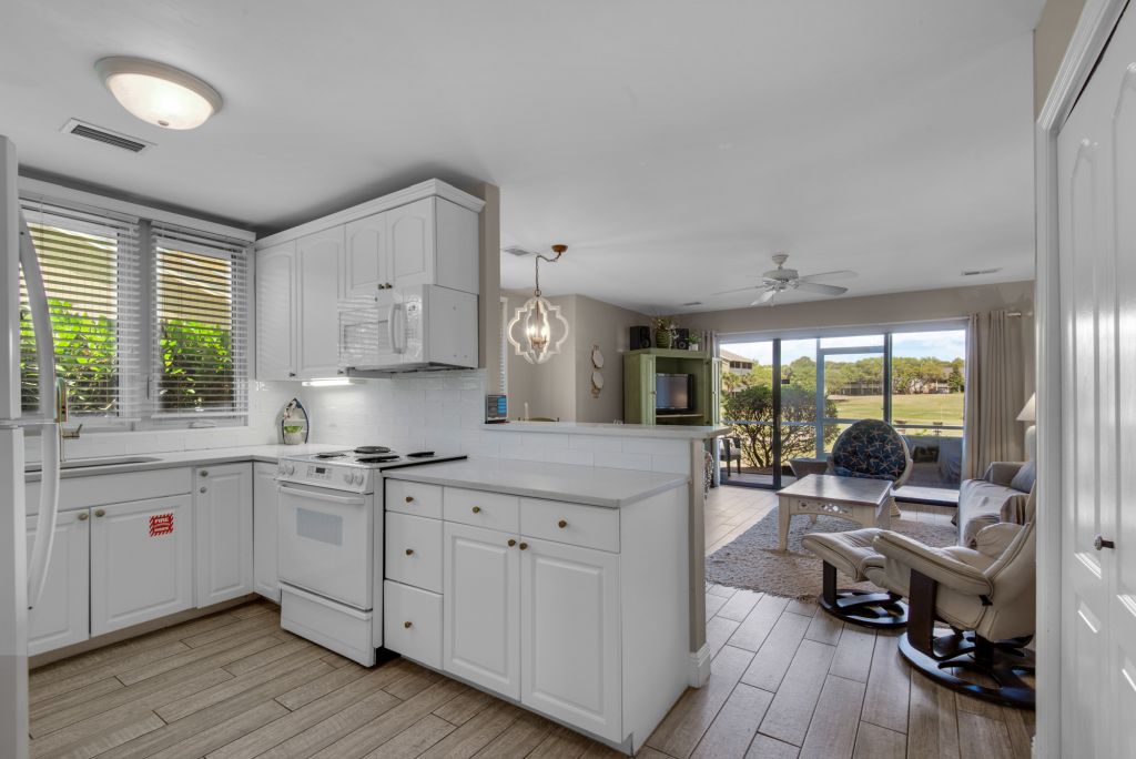 Seascape Lakefront Villa 136 10