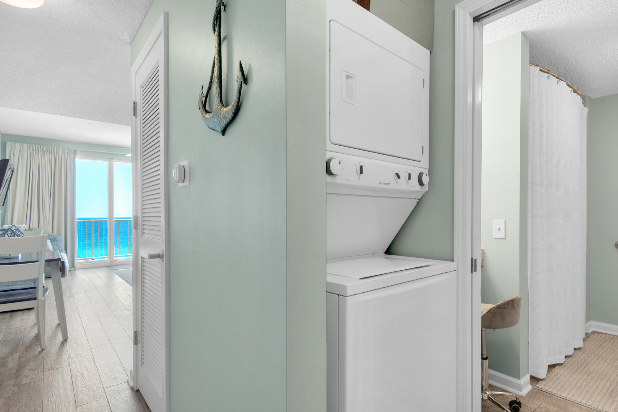 Majestic Sun 707B 22