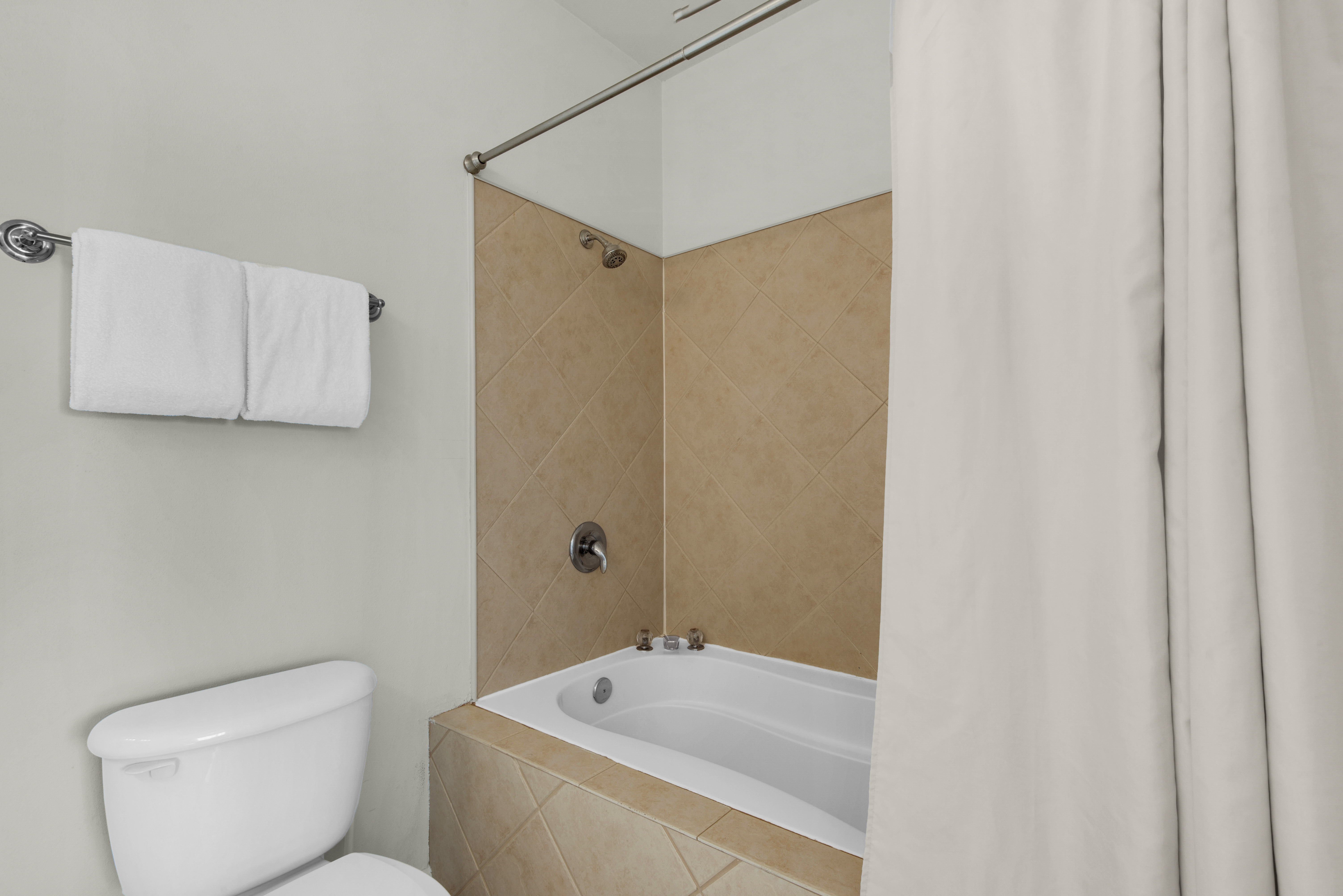 Emerald Waters 305 20