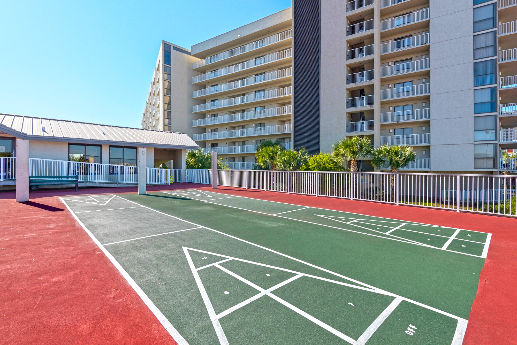 Mainsail Resort Amenities: Tennis and Shuffle Board