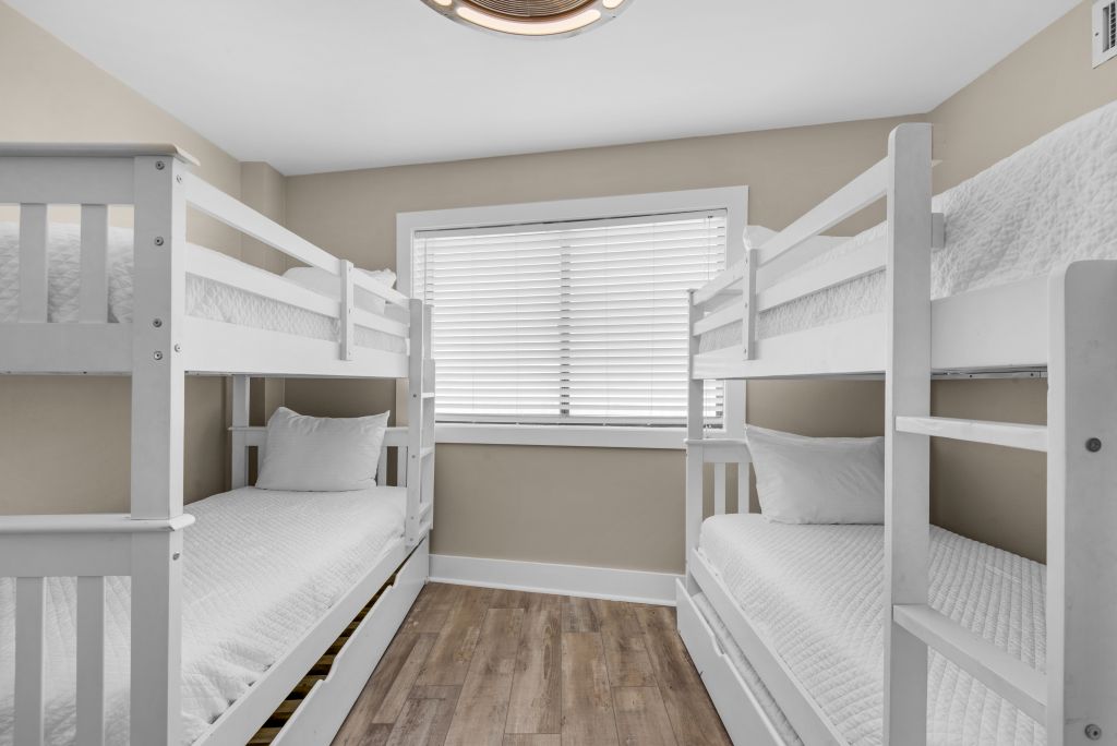Bunk Room 