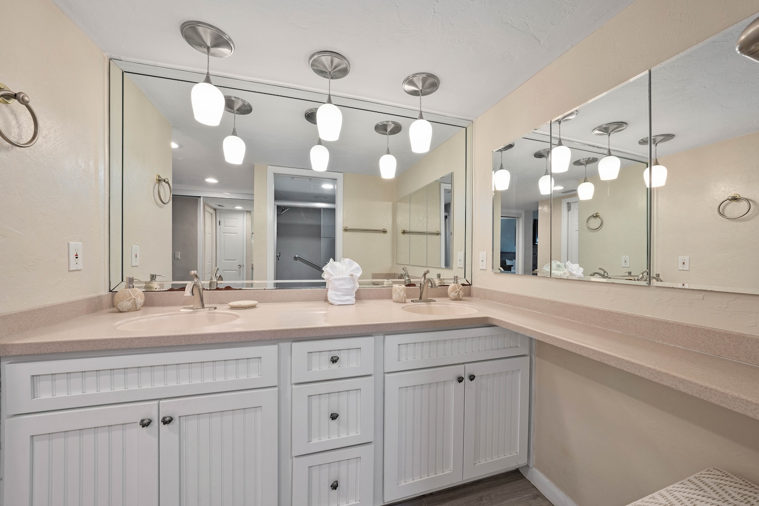 Compass Point 182 24