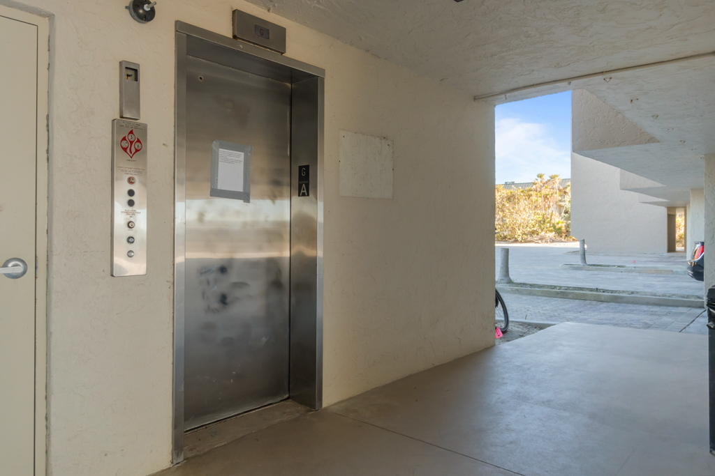 Compass Point 212 44