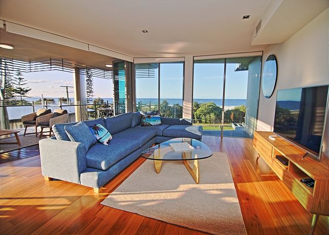 Kirra Wave 301 - Luxury Beachfront