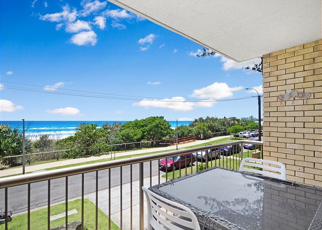 Athanna 4 - Bilinga/ North Kirra Beachfront