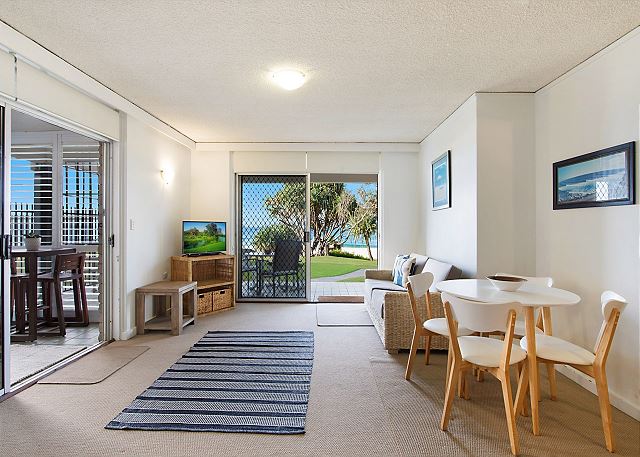 Diamond Place 1 - Absolute Beachfront