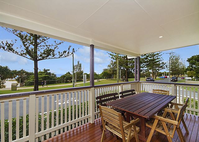 Bilinga Beachhouse - Bilinga/ North Kirra Beachfront - Min....