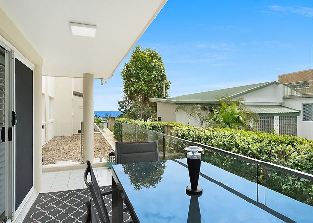 Blue Haven - Absolute Beachfront - Min. 3 night stays!