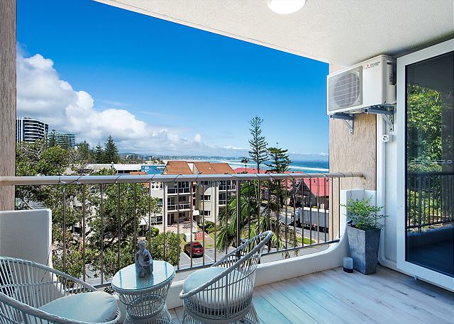 Kirra Gardens 15 on Kirra Point Beachfront - Min. 3 night stays!