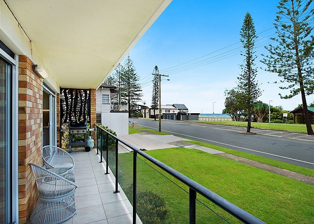 Waves at North Kirra - Bilinga/ North Kirra Beachfront! -...