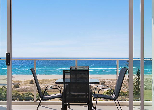 Kirra Surf 508 - Enjoy Kirra beachfront luxury - Min. 3...