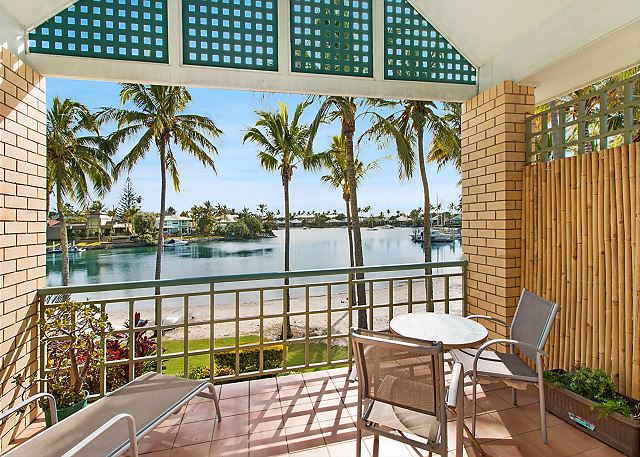 Coral Gate 40 - Absolute waterfront with your own private beach!