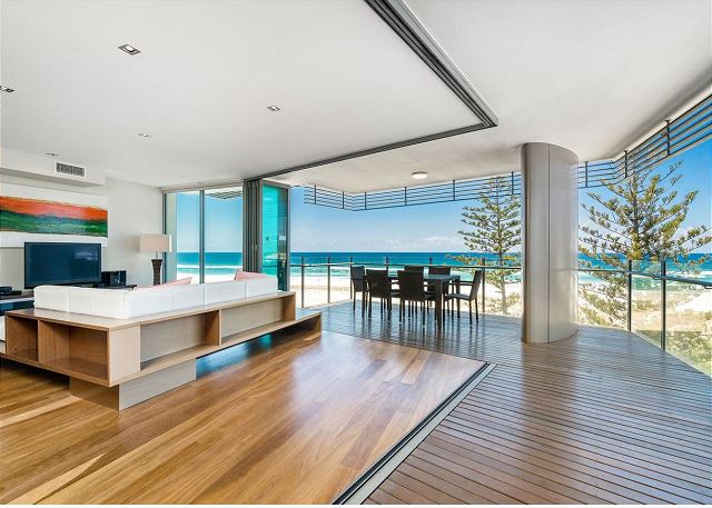 Kirra Wave 702 - Strictly for those seeking a luxury...