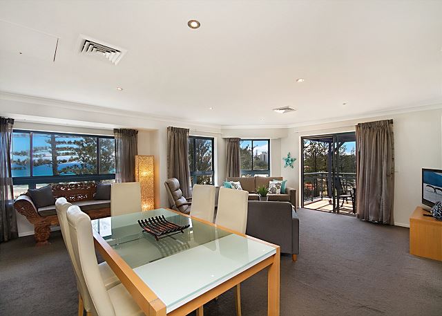Calypso Plaza Penthouse 403 - Coolangatta Beachfront
