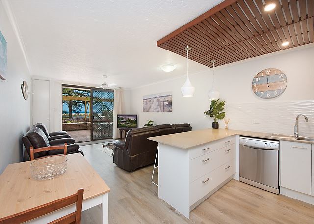 Kirra Vista 4 - Beachfront & Ground Floor