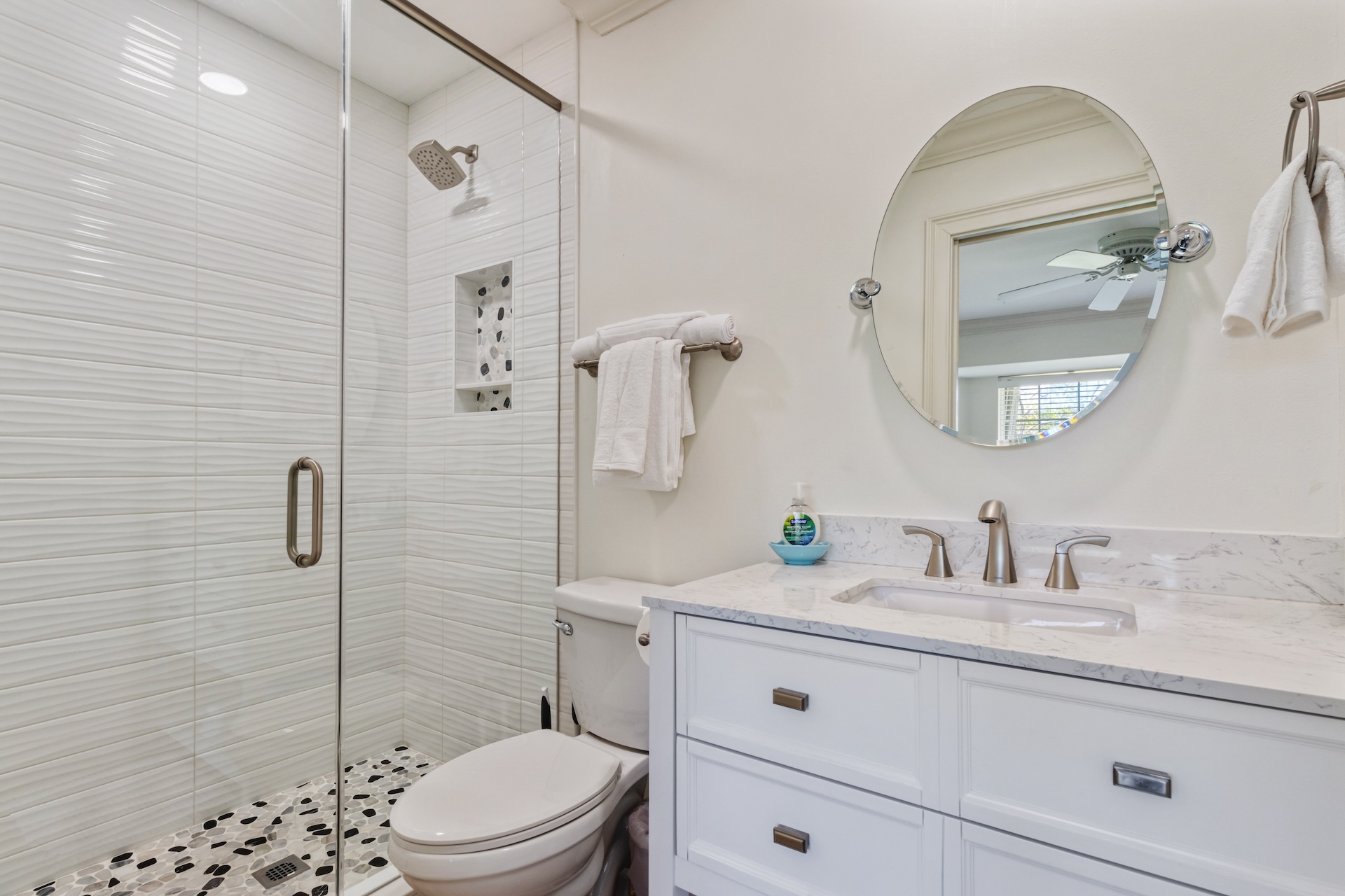 Second floor king guestroom ensuite