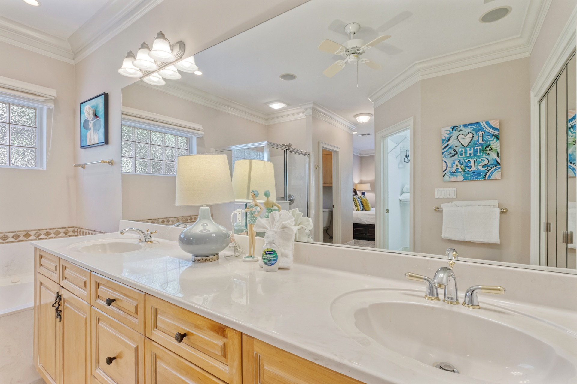 Large double vanity - Primary bathroom