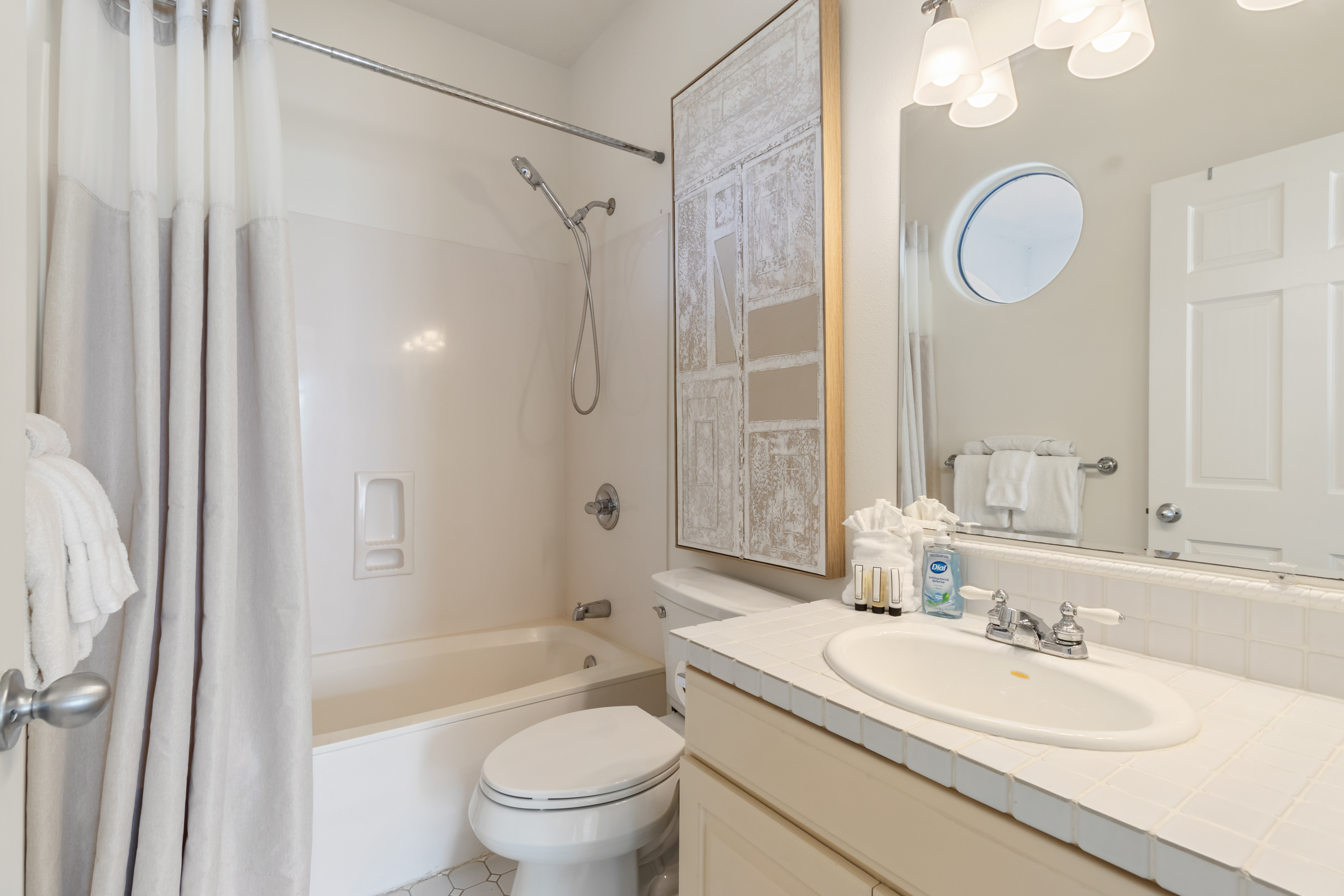 Second floor full guest bathroom