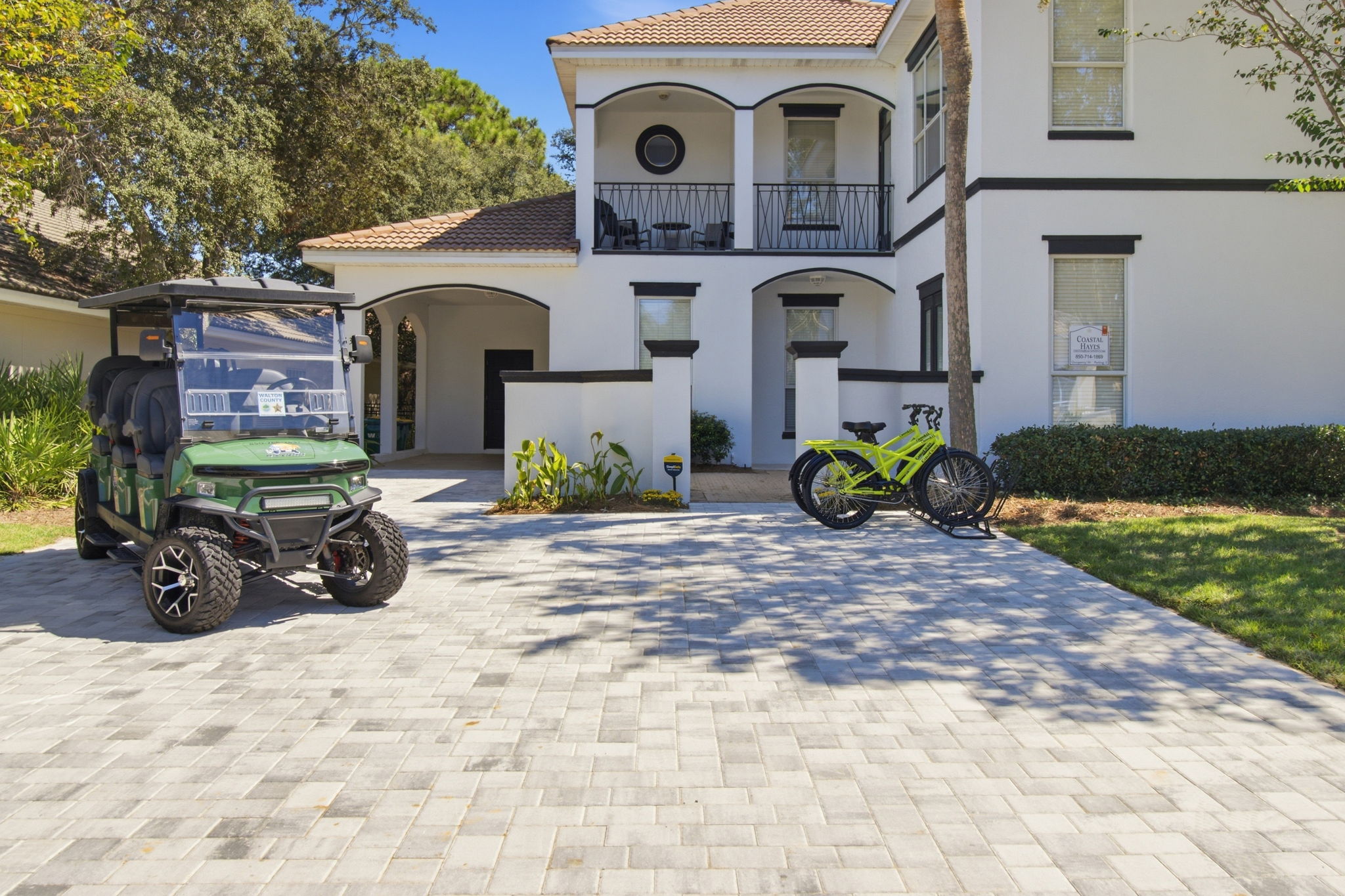 Spacious driveway for 4 vehicles