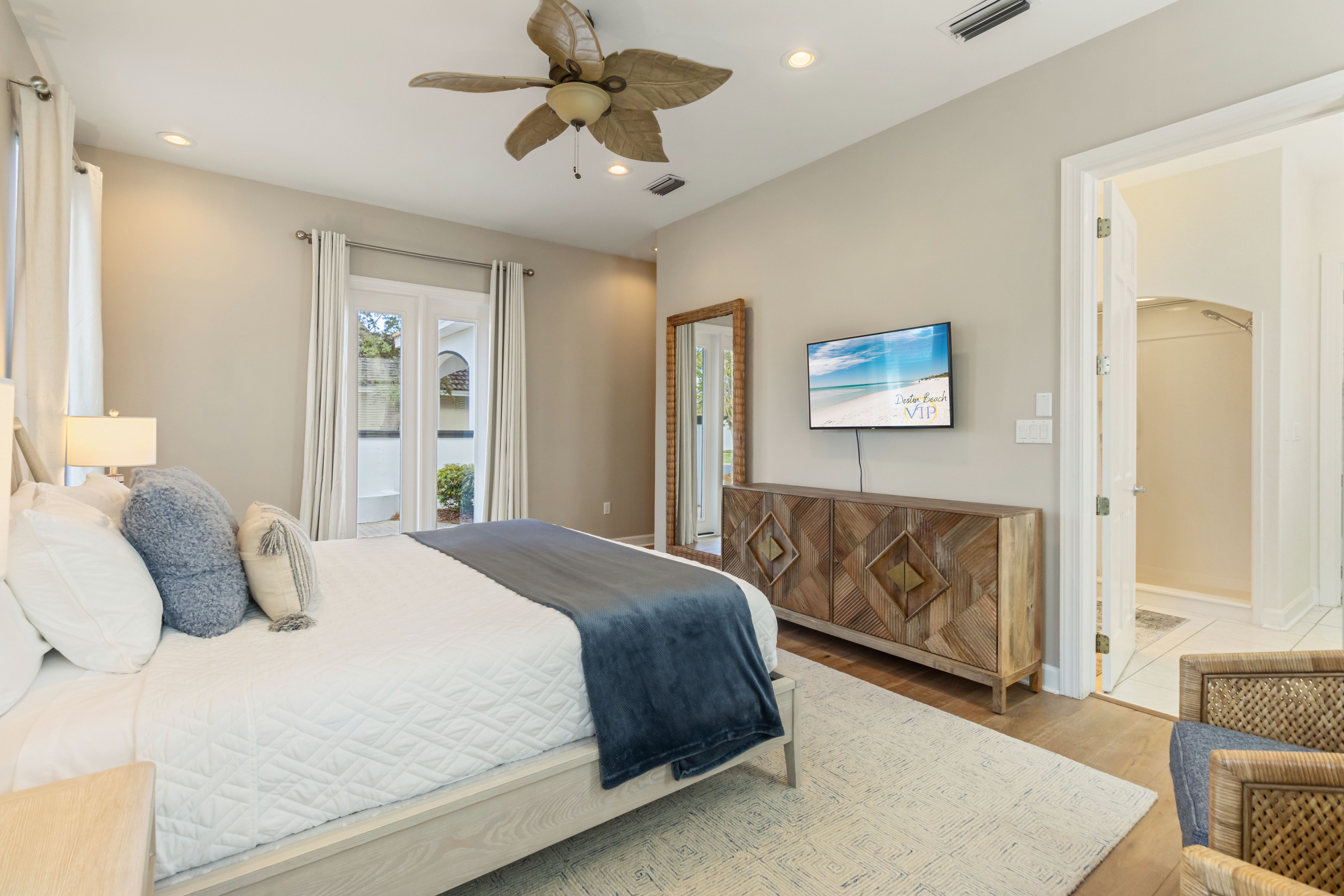 Primary suite king bed