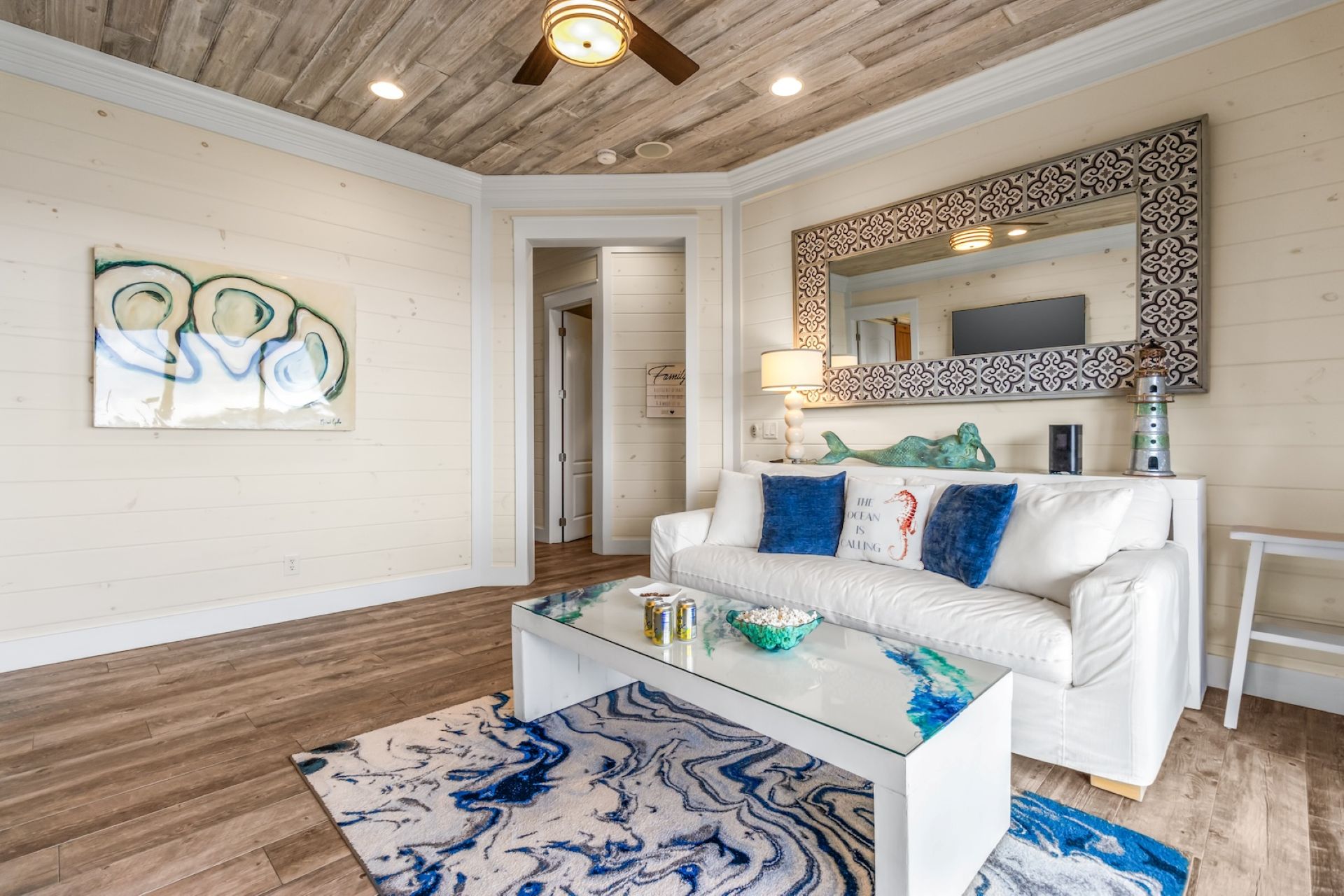 Second floor living area with pull out couch