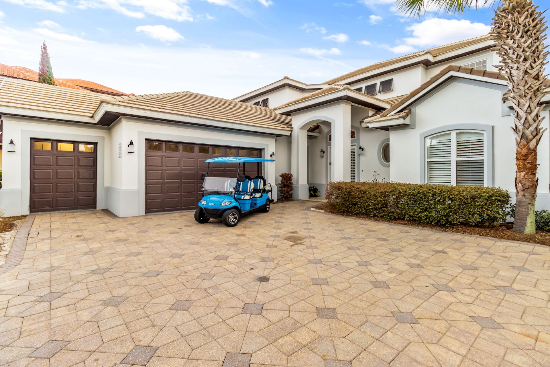 6 seater golf cart included