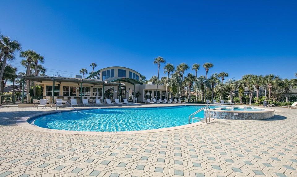 Destiny East community pool and hot tub