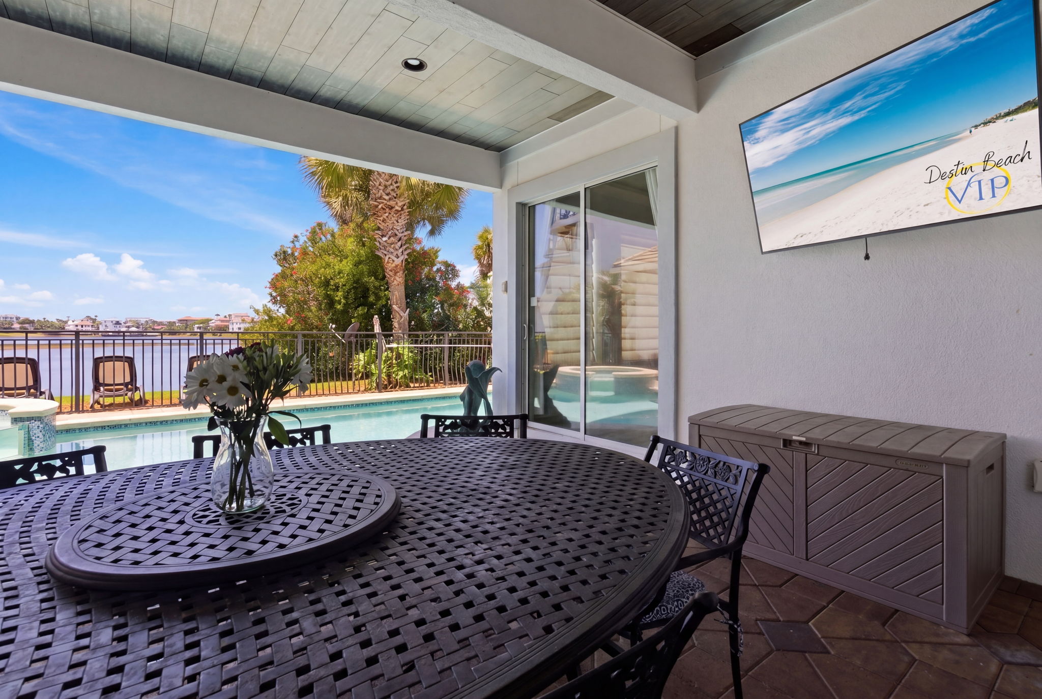 Poolside smart TV for outdoor entertainment 