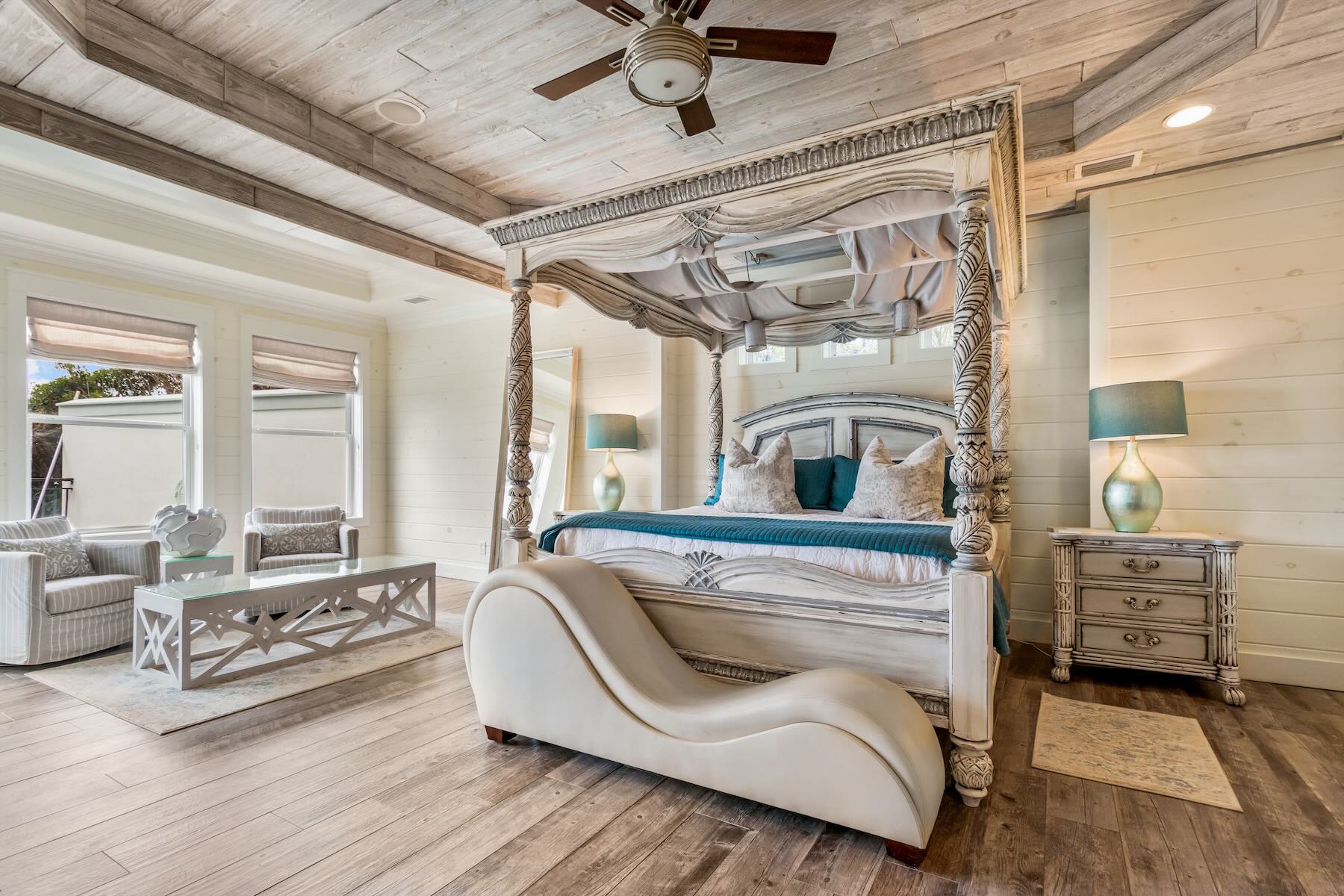 First floor primary suite king bed