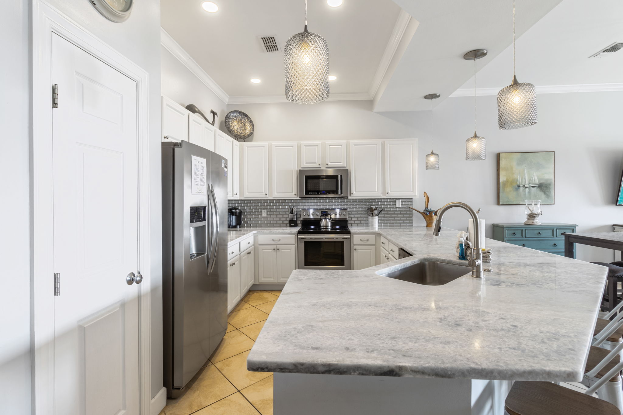 Fully equipped kitchen