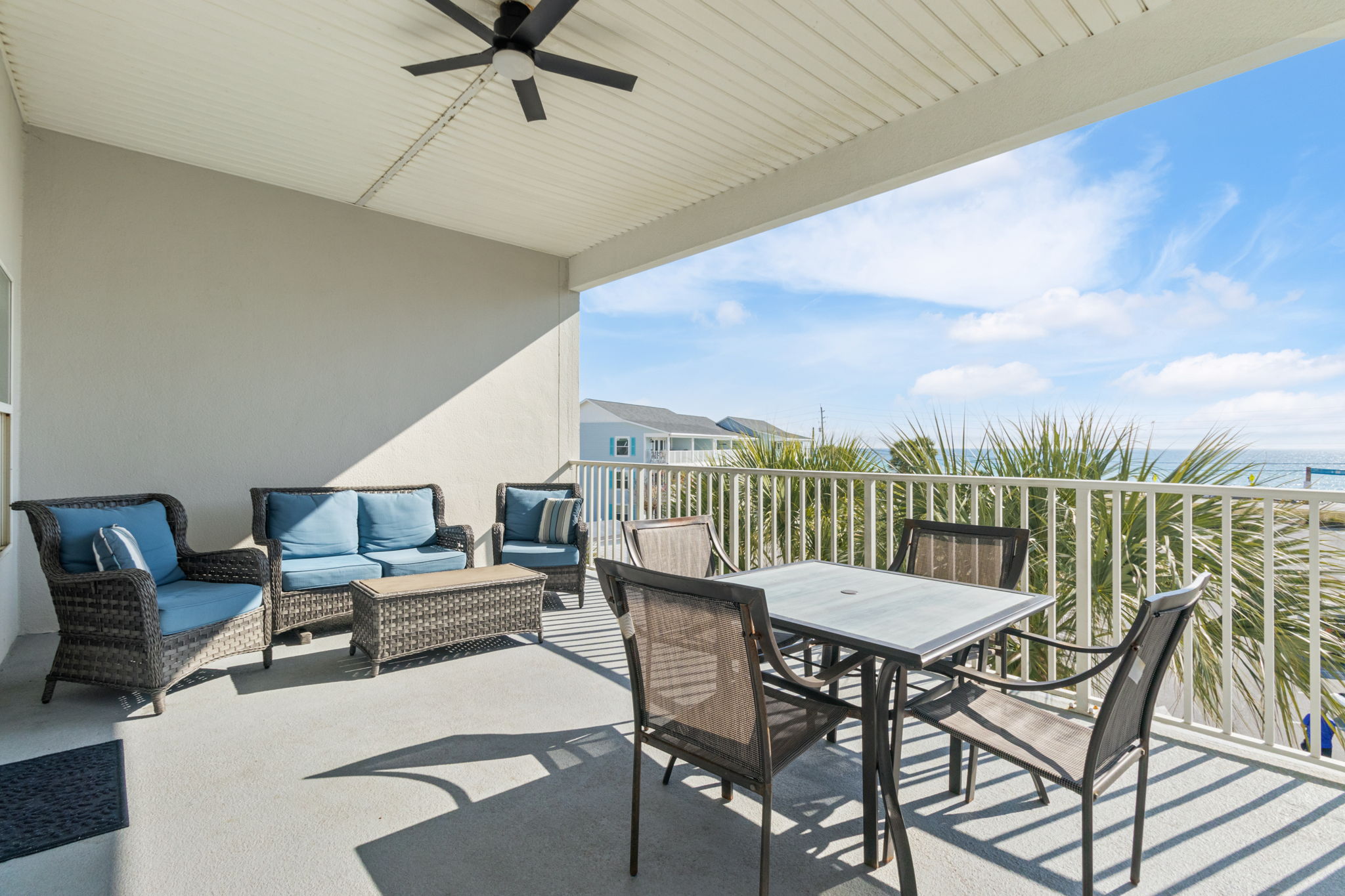 Balcony dining and seating