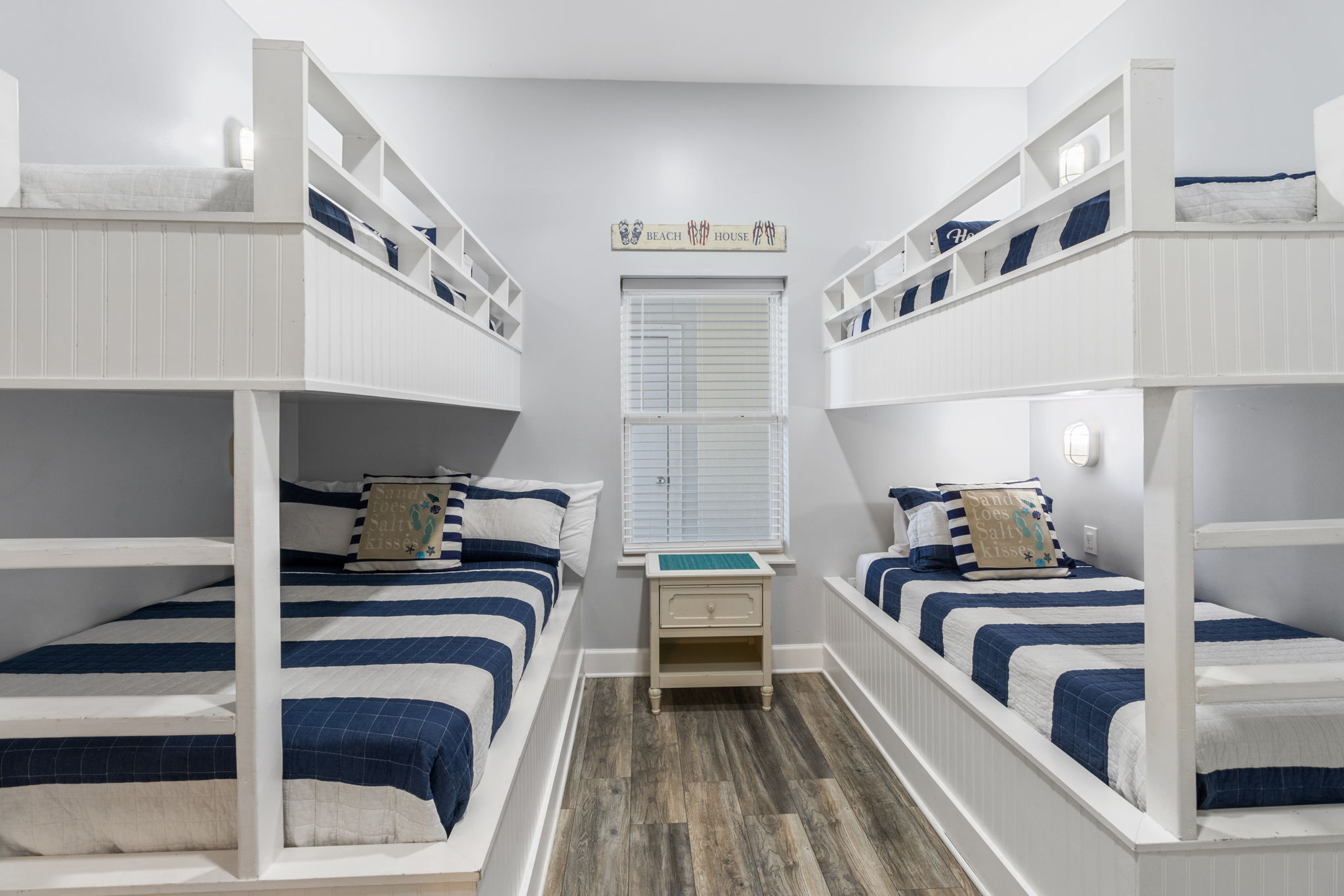 Fun bunk room