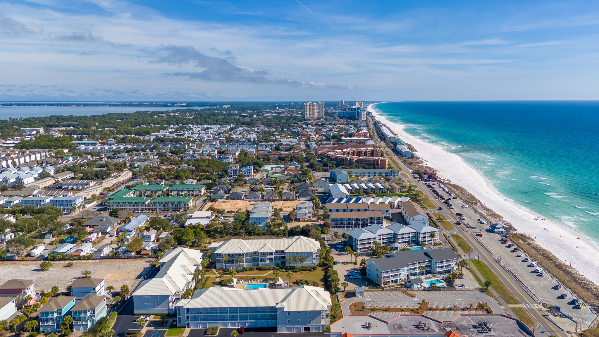 Steps to the beach and Pompano Joe\'s