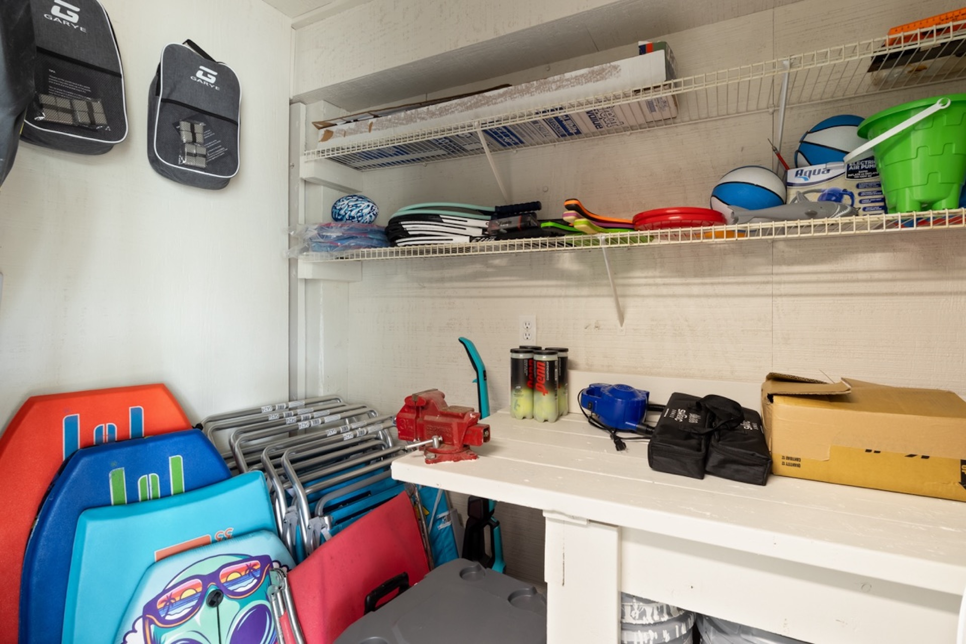 Convenient pool and beach gear