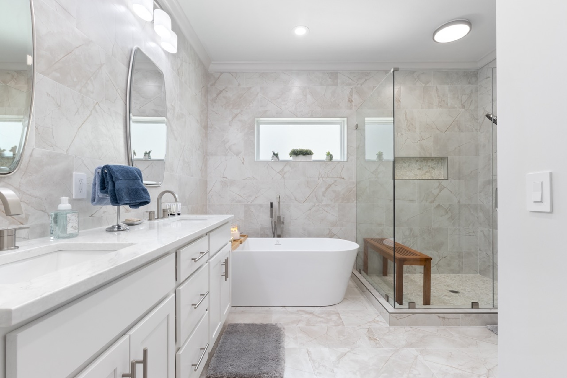 Large primary ensuite