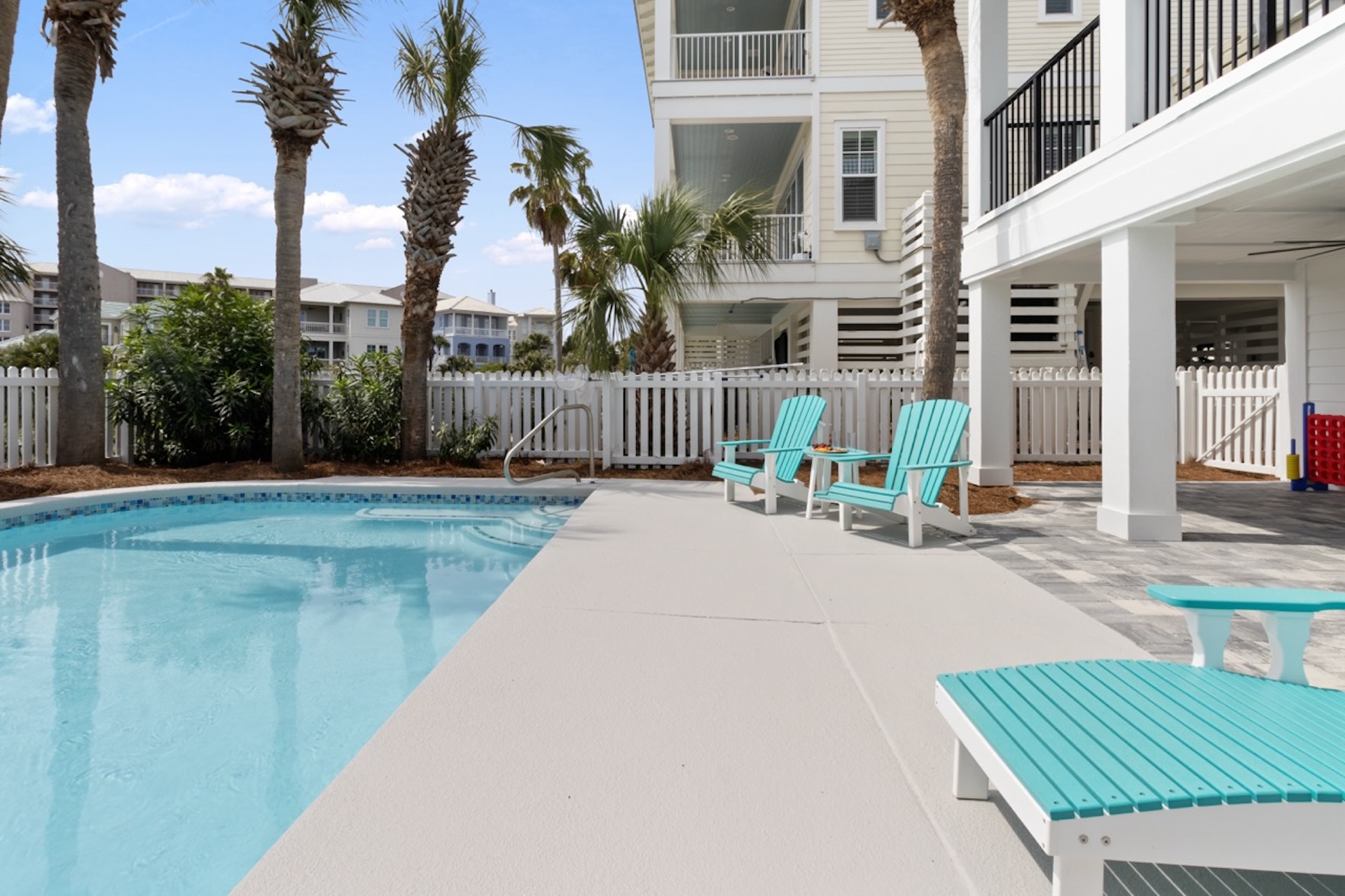 Large pool deck area