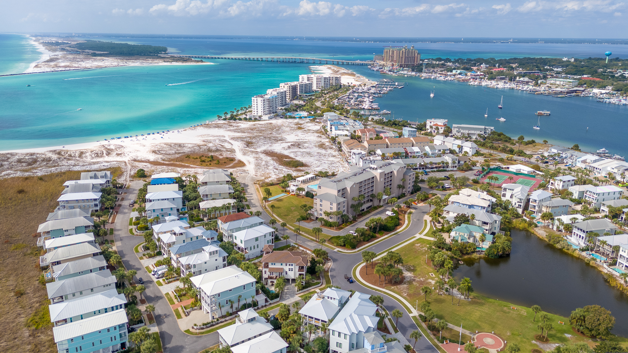 Conveniently located by the Jetties, O'Steen Beach, and the 