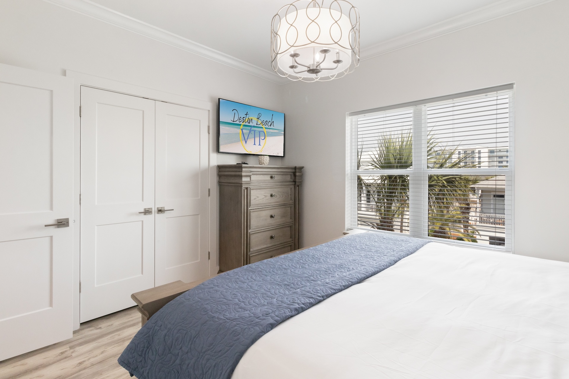 Third floor guest room