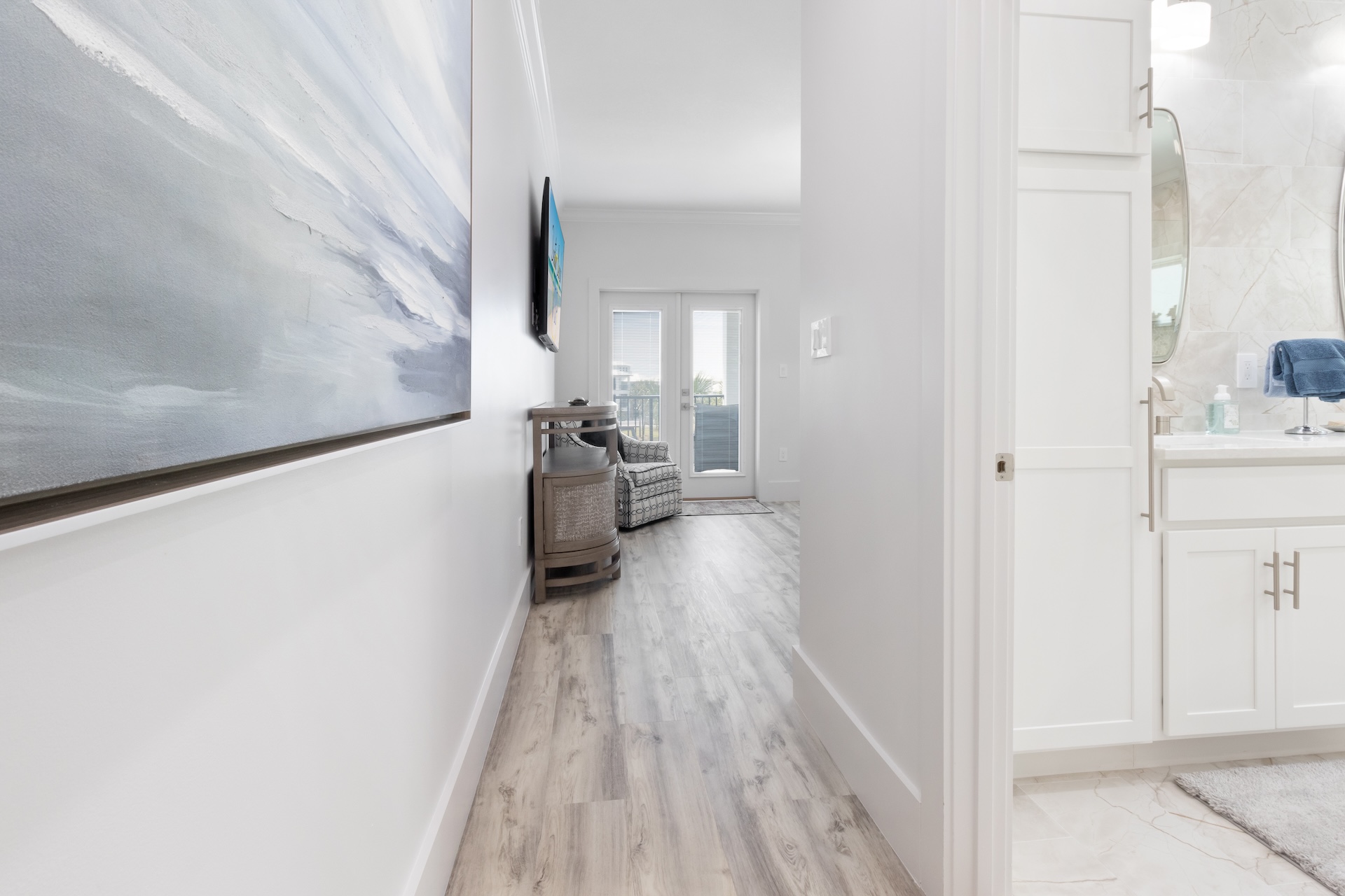 Entrance to primary suite