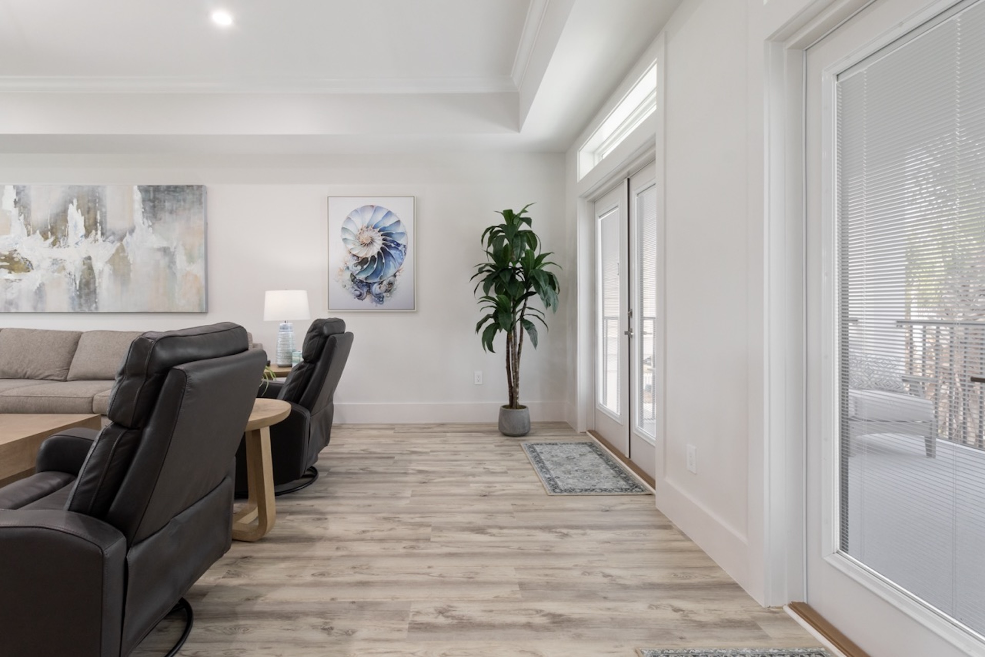 Front balcony access from living area