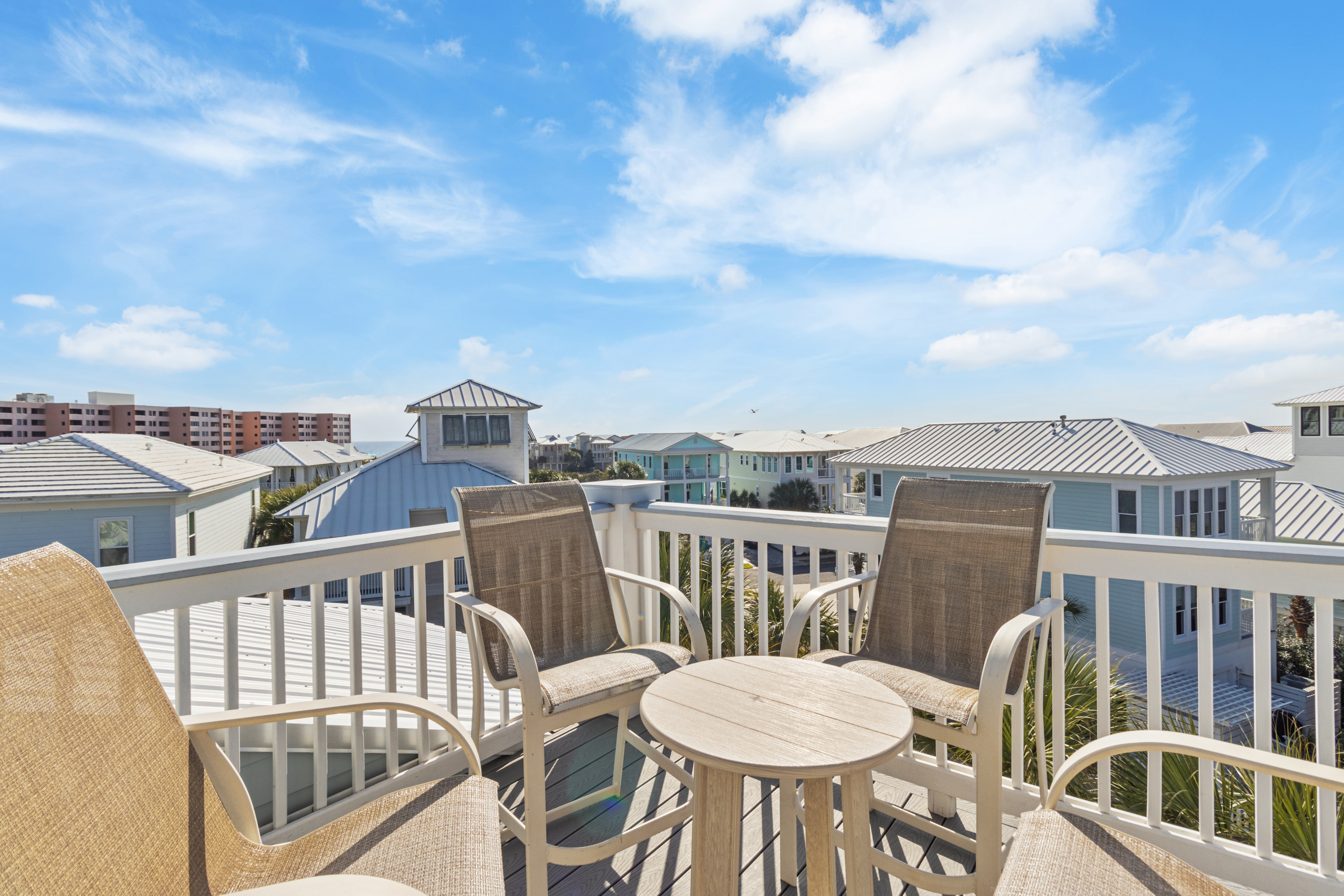 Fourth floor balcony gulf and harbor views