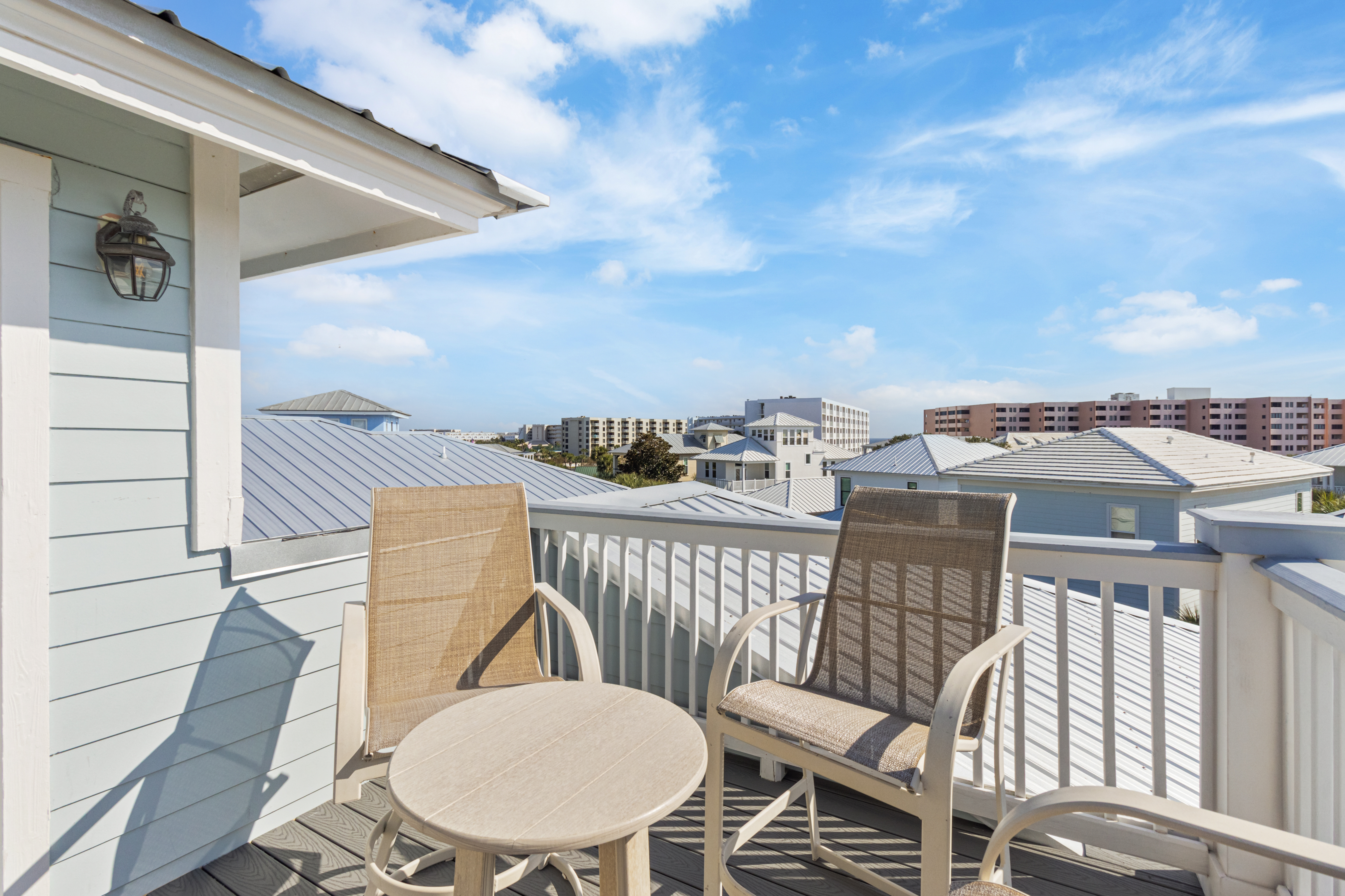 Fourth floor balcony seating