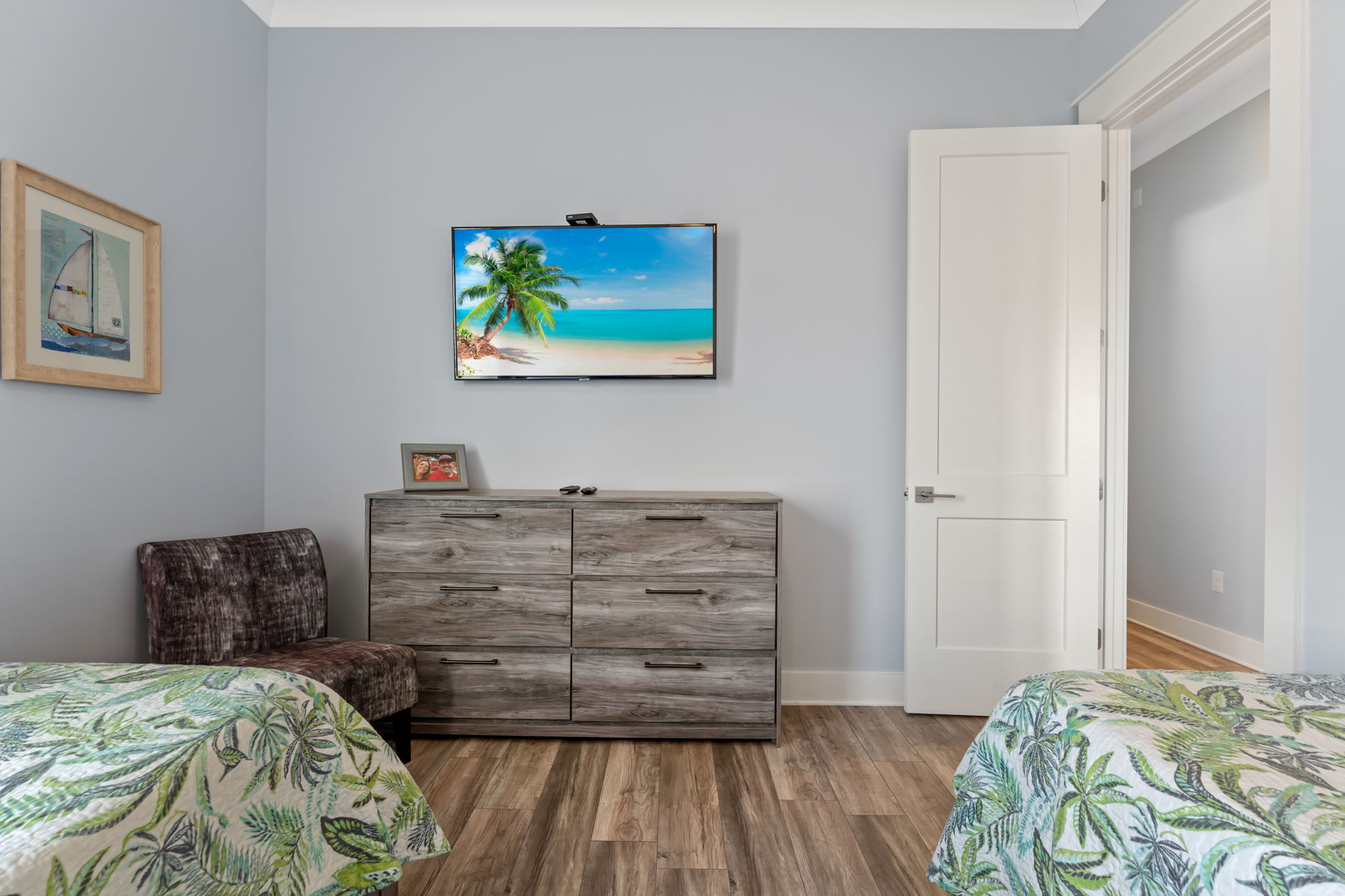 Smart TV in twin guest bedroom