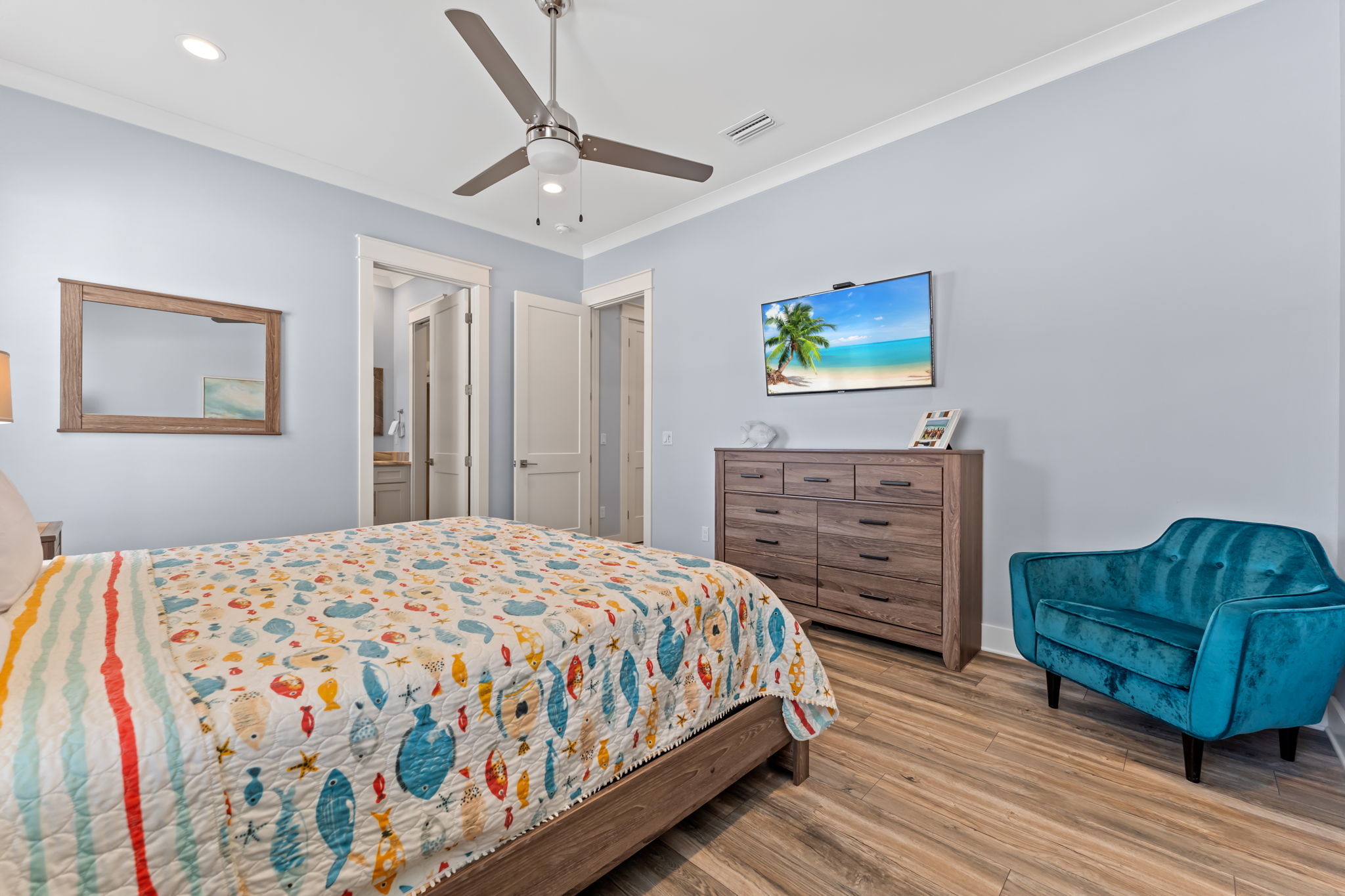 Additional seating king guest bedroom