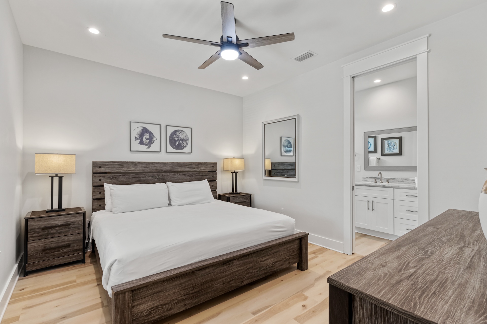 Second floor guest king room