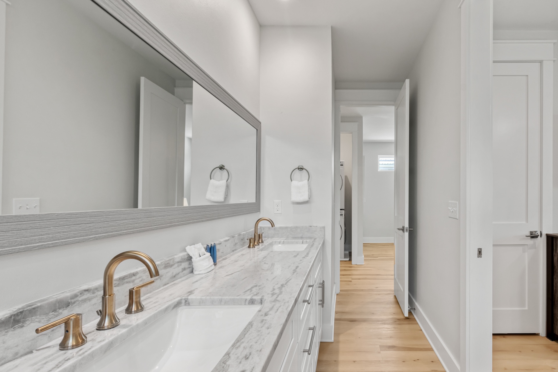 Guest bedroom ensuite with hallway entrance