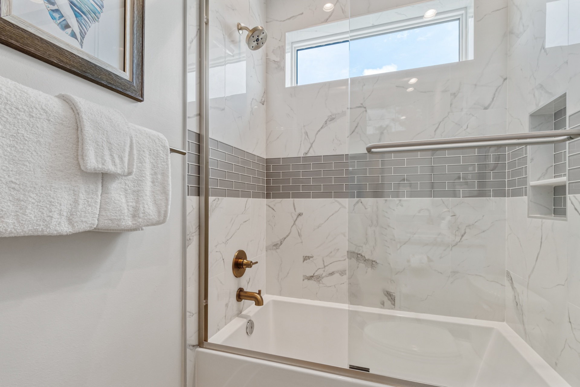 Guest bathroom with tub