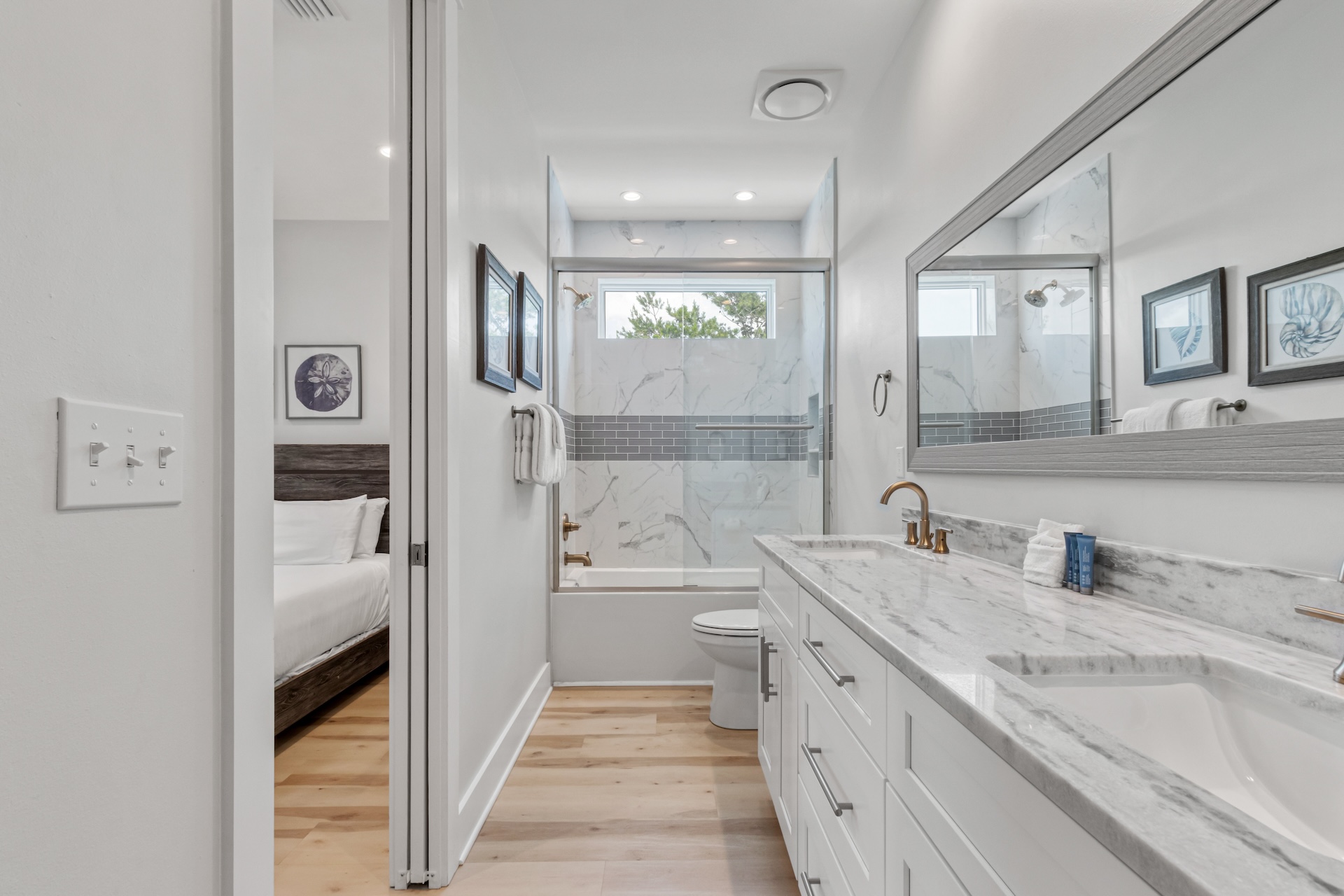 Second floor full bathroom