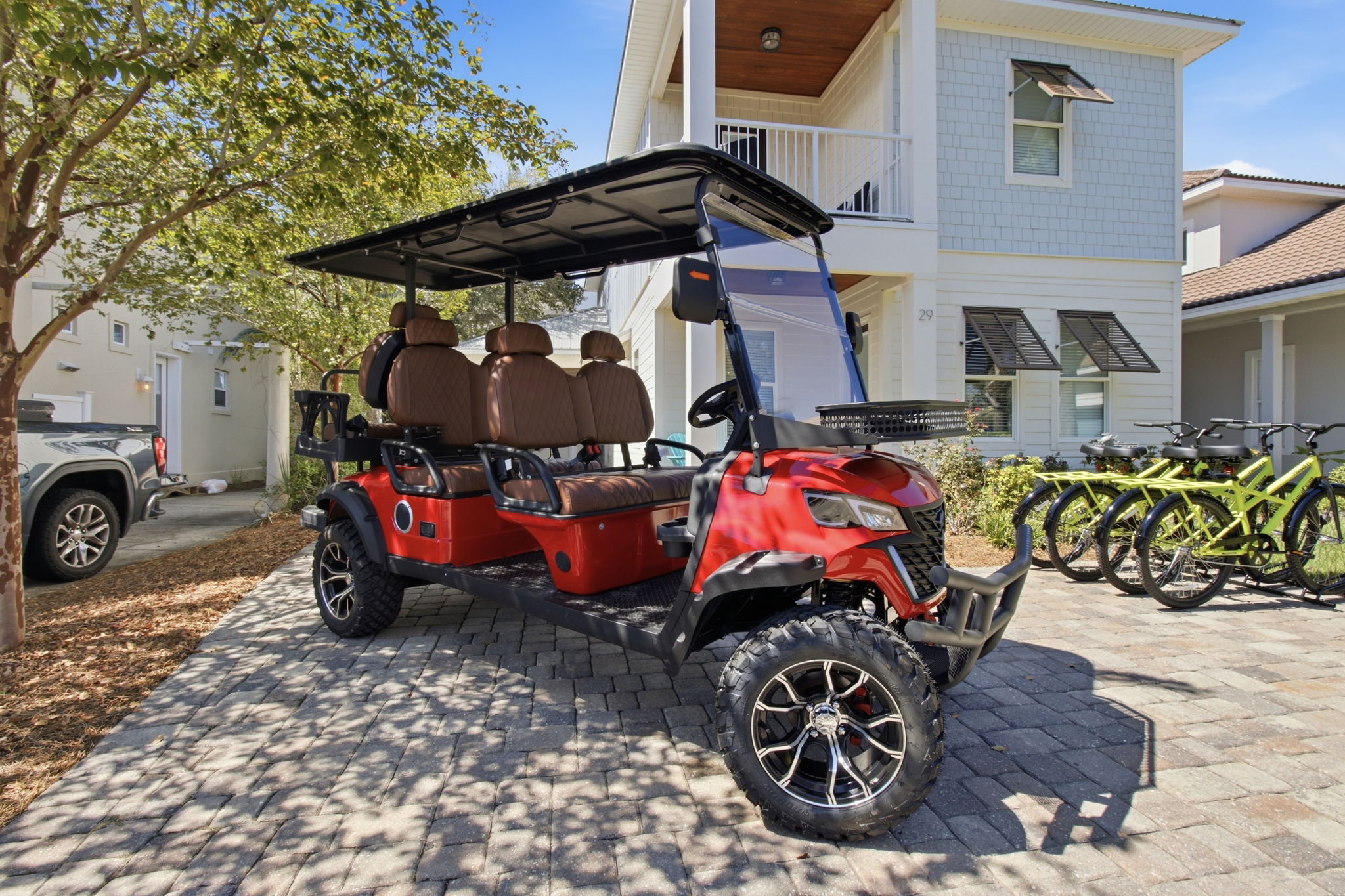 Convenient 6-seater golf cart