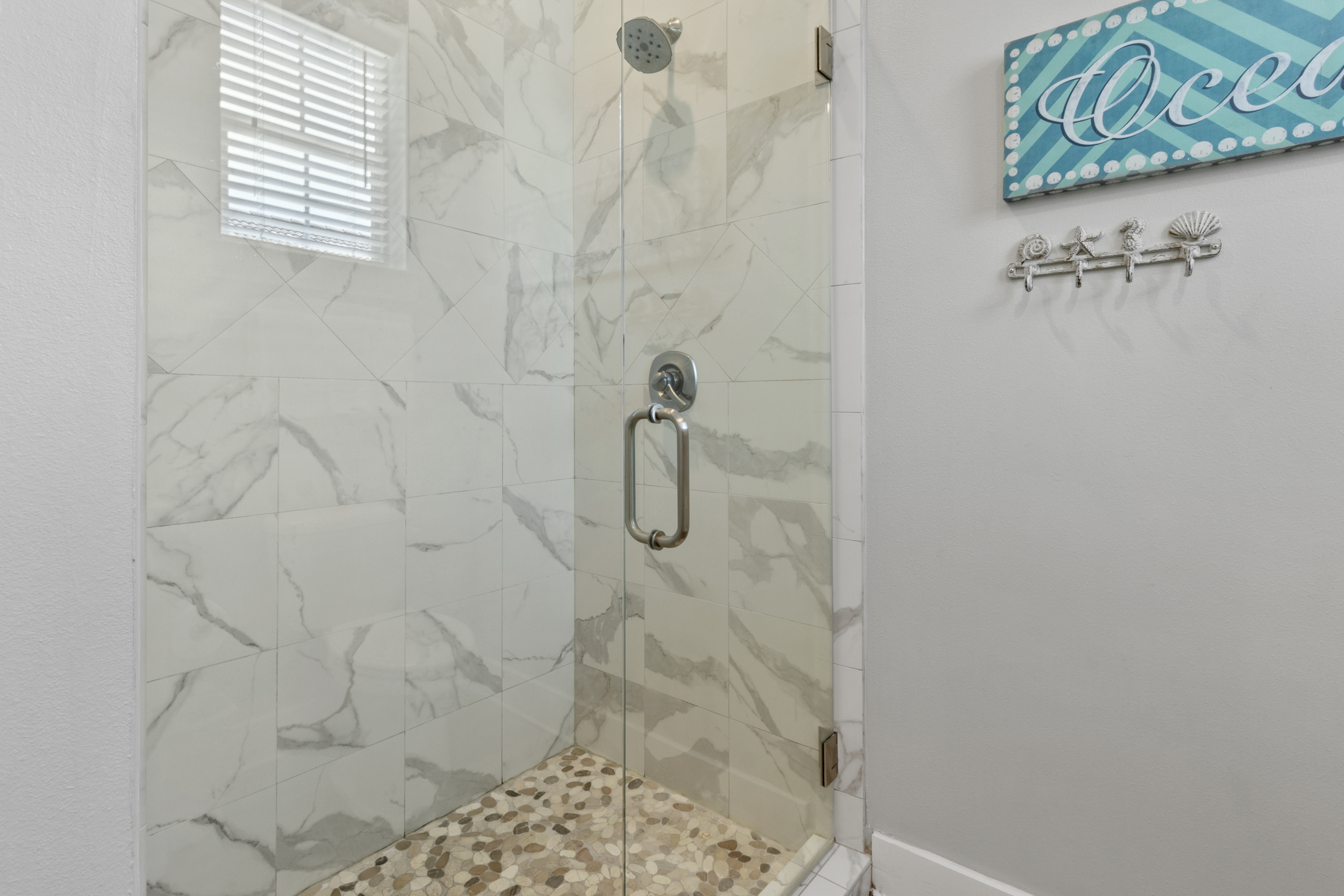 Gorgeous walk-in shower